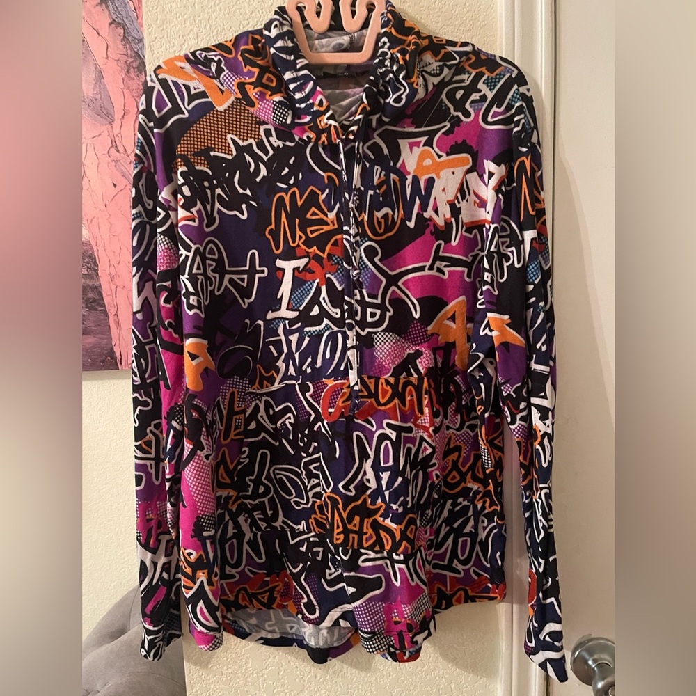 Plus Size Women’s Graffiti Print thin top size 2X pre-owned